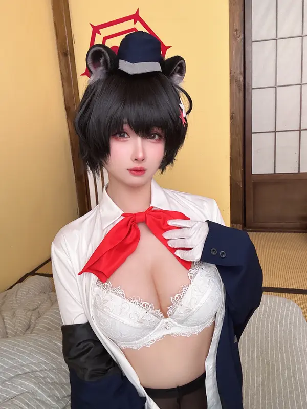rioko凉凉子 – NO.138 蔚蓝档案 导游 椿 11
